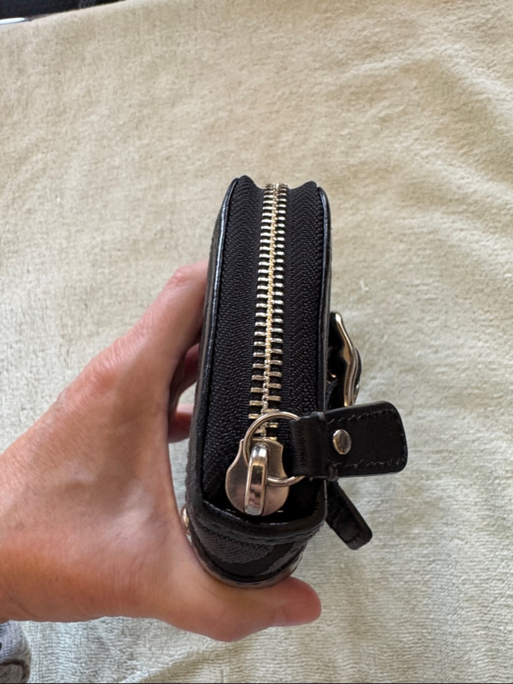 Coach Zoe SoHo buckle zip around wallet in black signature jacquard and leather - Picture 11 of 13